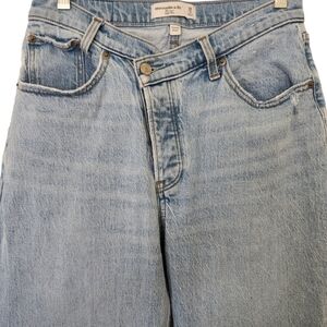 Abercrombie & Fitch High Rise Dad Jean 26/2R